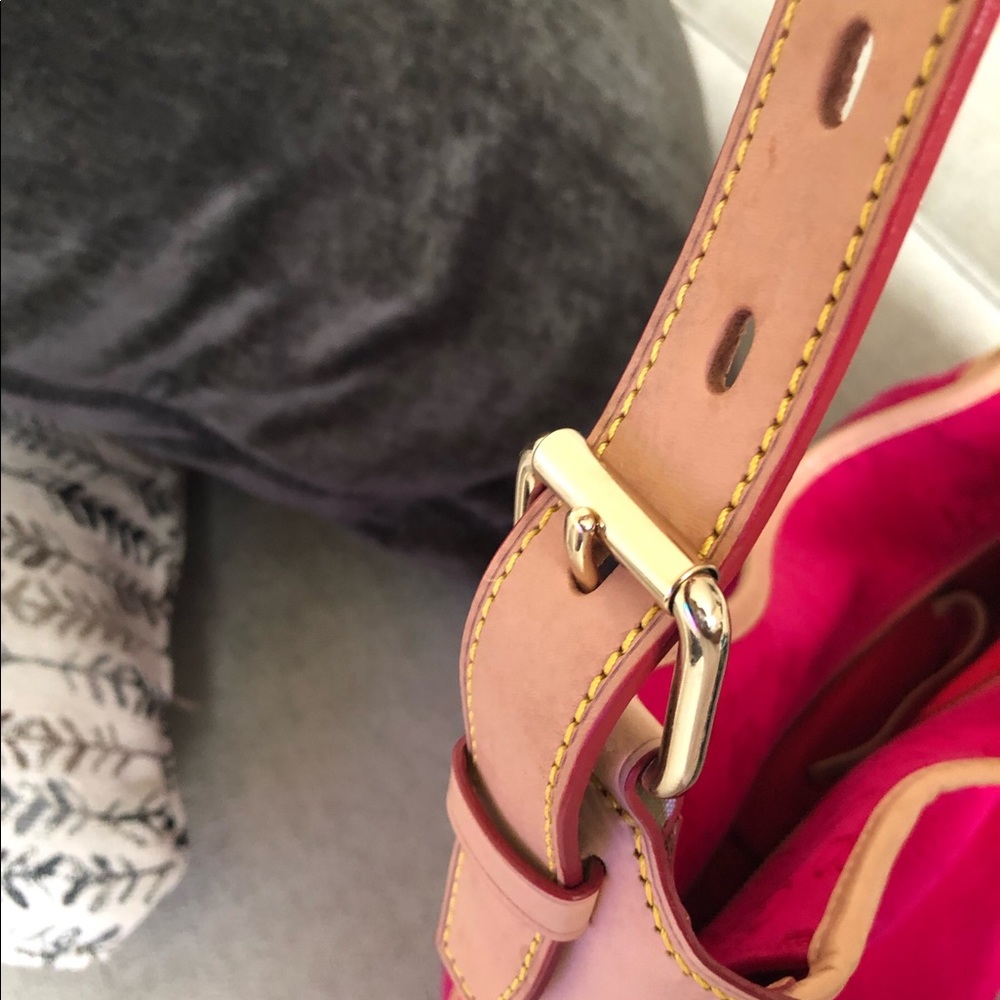 Pink Handbag - Picture 6 of 7